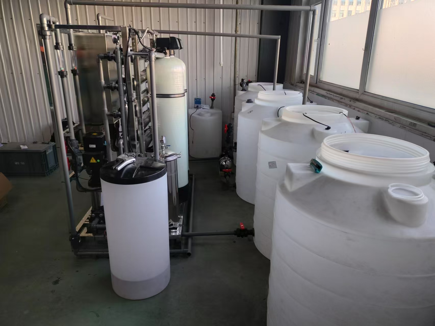 0.5吨二级纯水设备(图4) 0.5吨二级纯水设备4.jpg