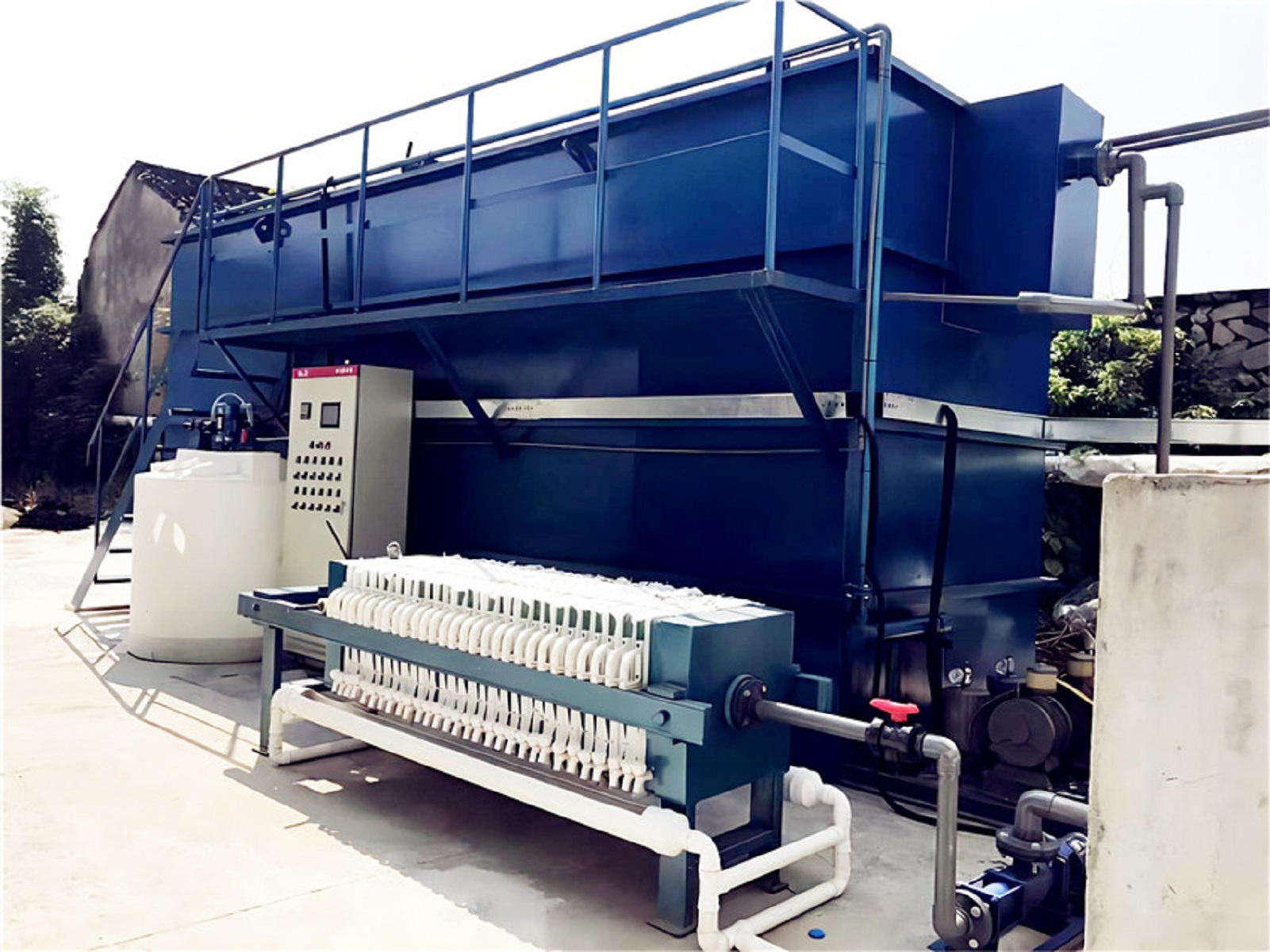 工业水处理设备运行能耗居高不下,如何实现节能降耗?(图1) 废水设备3.jpg